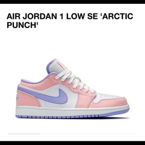 Air jordan 1 light purple and light pink very cute I am in love but they fit big